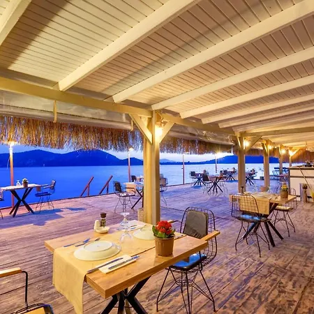 Hotel Casa Daracia *