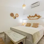 Hotel Casa Daracia *